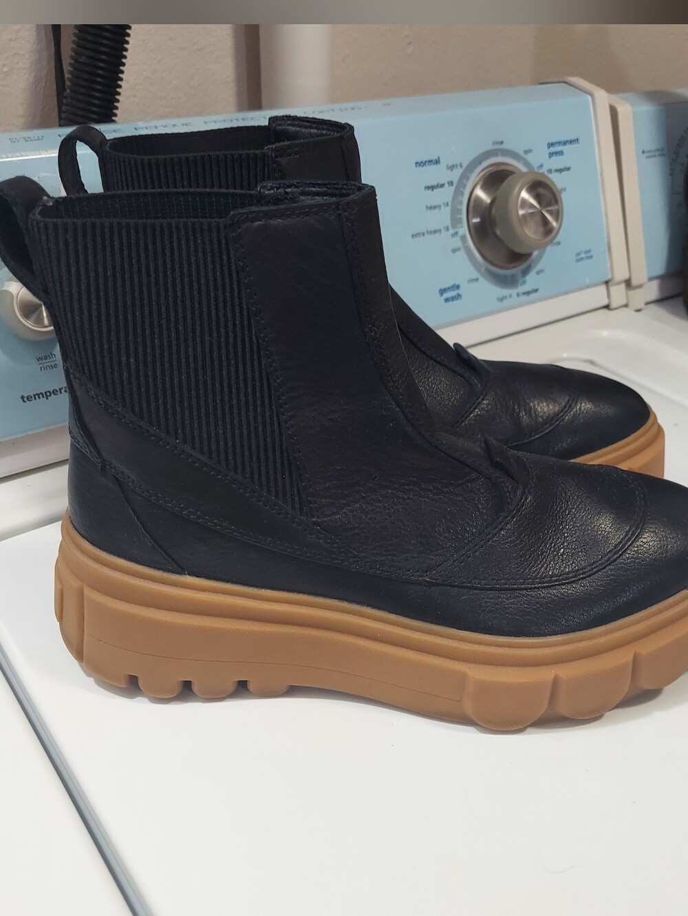 Sorel Caribou X Boot Chelsea  Woman's Size 11